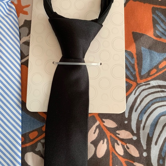 Wonder nation boys 2 pack of ties (one size) black zip tie & black pocket square - Picture 2 of 4